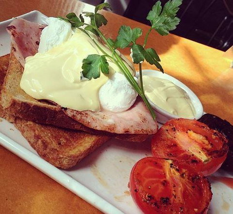 Agatha's Licensed Cafe - Go Out 9