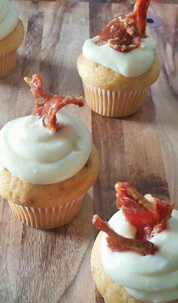 Blue Jay Cafe - Pubs and Clubs 12