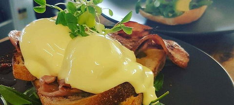 Blue Jay Cafe - Pubs and Clubs 1