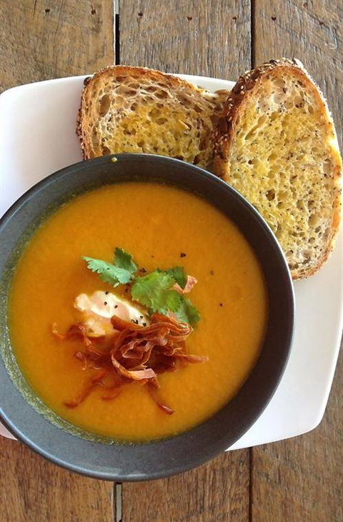 Blue Jay Cafe - Pubs and Clubs 4