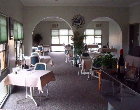 Shells Restaurant - Pubs and Clubs 0