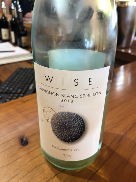 Wise Vineyard Restaurant - Pubs and Clubs 7