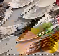 Kameo Coffee Lounge - Pubs and Clubs