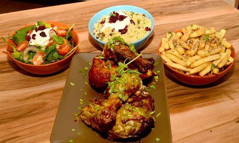 Mt Everest Nepalese Restaurant - Pubs and Clubs 28