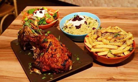 Mt Everest Nepalese Restaurant - Pubs and Clubs 5