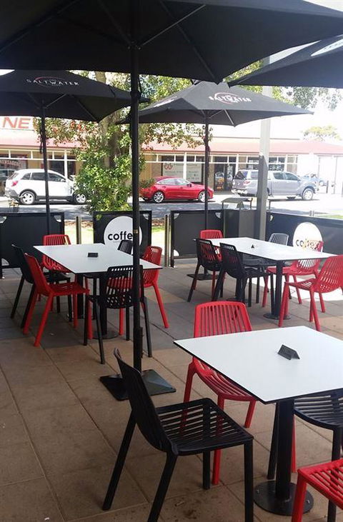 Saltwater Cafe & Pizza - Pubs and Clubs 4
