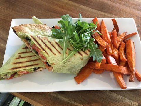 Coogle Cafe & Garden - Pubs and Clubs 0