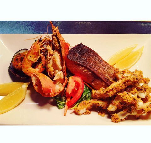 Reunion Cafe Bar Restaurant - Go Out 2