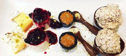 Reunion Cafe Bar Restaurant - Go Out 3