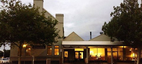 Reunion Cafe Bar Restaurant - Go Out 4