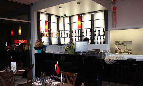 Swings & Roundabouts Cellar Door & Restaurant - Pubs and Clubs 5