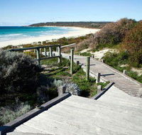 Bunkers Beach House - Pubs and Clubs