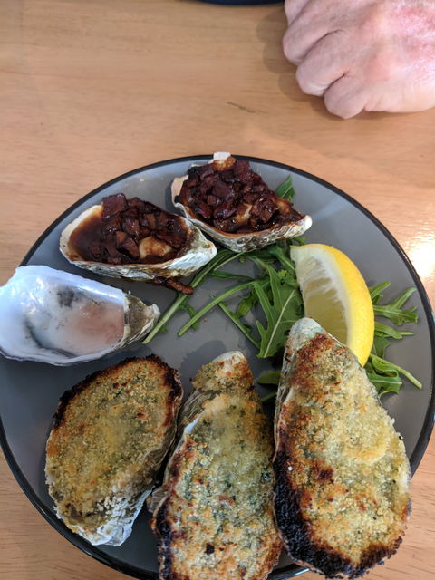 Oyster Bar Darwin - Pubs and Clubs 9