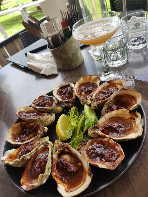 Oyster Bar Darwin - Pubs and Clubs 1