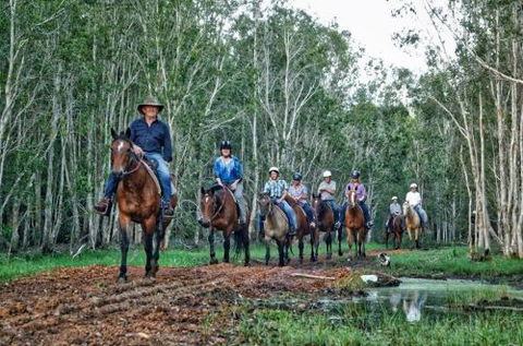 Susan River Homestead Adventure Resort - Pubs and Clubs 3