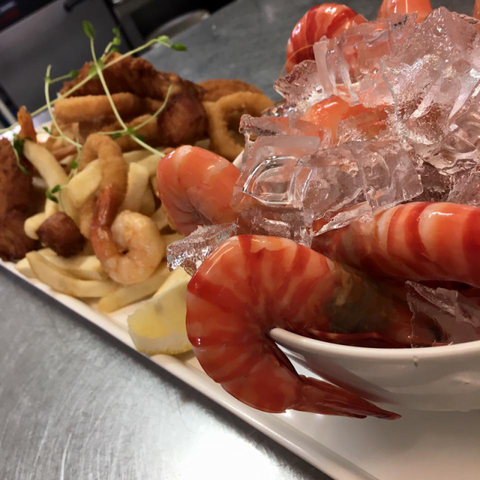 Tin Can Bay Yacht Club Bistro - Go Out 3