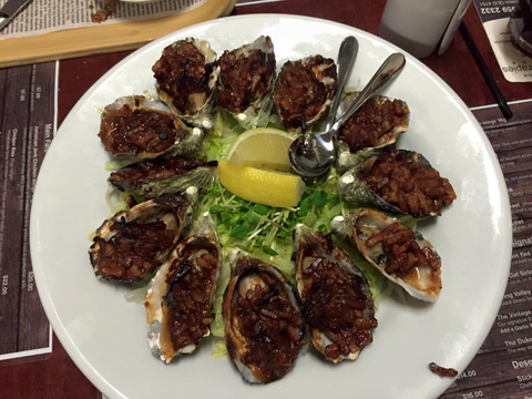 Duke Of Edinburgh Hotel - Go Out 2