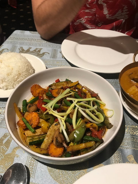 Isa Hotel - Pubs and Clubs 7