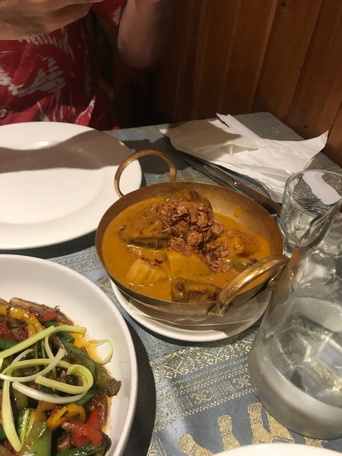 Isa Hotel - Pubs and Clubs 8