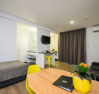 Glenmore Palms Motel - Pubs and Clubs