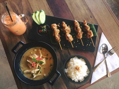 Tongarra Thai - Pubs and Clubs 1