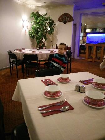 Hong Kong Seafood Restaurant - Go Out 0