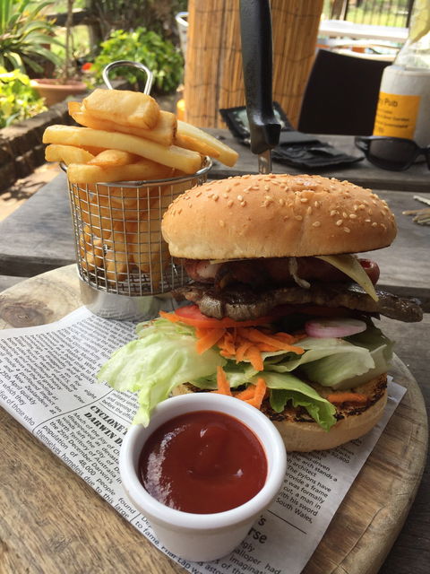 The Caves Country Pub - Go Out 8