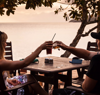 Montes Reef Resort - Pubs and Clubs