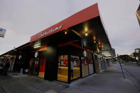 Buonissimo Pizzeria - Pubs and Clubs 0