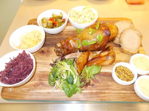 Prague Restaurant Bar And Grill - Go Out 0