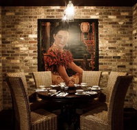 Emerald Gardens - Pubs and Clubs