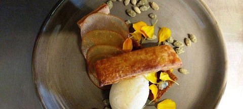 The Peak Restaurant At Spicers Peak Lodge - Pubs and Clubs 0