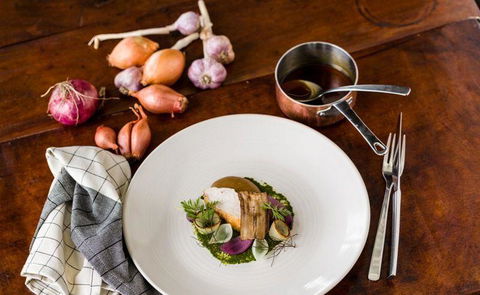 The Peak Restaurant At Spicers Peak Lodge - Pubs and Clubs 13