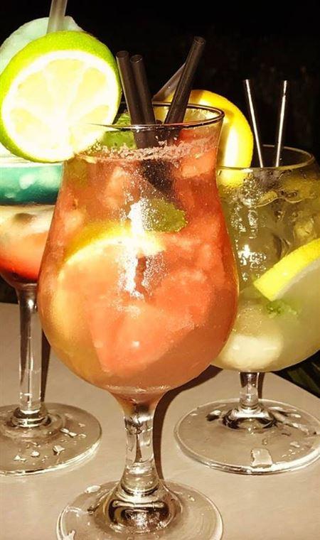 Taylors Waterfront Restaurant & Function Centre - Pubs and Clubs 4