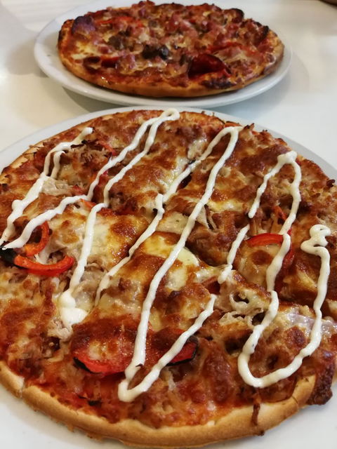Mitchelli's Pizza Cafe - Pubs and Clubs 4