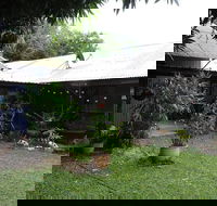 The Last Tucker Coffee Shop and Art Gallery and Bed  Breakfast - Pubs and Clubs