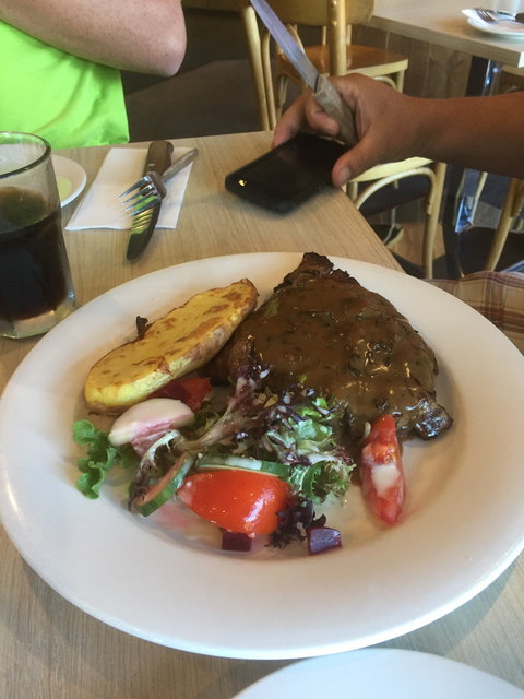 Dannebrog Cafe And Bar Grill - Go Out 4