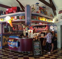 Cruzin' in the 50's Diner - Go Out