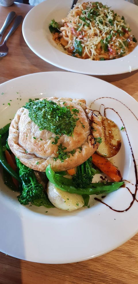 Hotel Bruny Bistro - Go Out 6