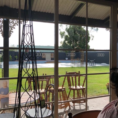 Huntington Tavern - Pubs and Clubs 0