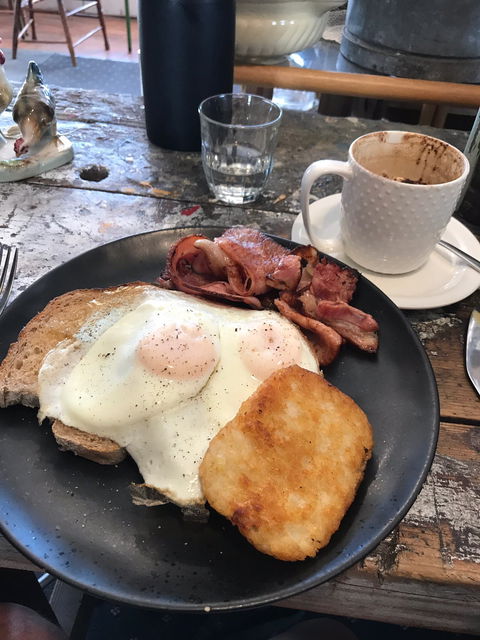 The Lifebuoy Cafe & Quail Street Emporium - Pubs and Clubs 1