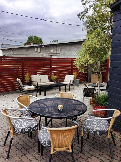 The Lifebuoy Cafe & Quail Street Emporium - Pubs and Clubs 2