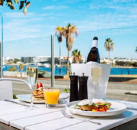 Tradewinds Bar and Restaurant - Go Out