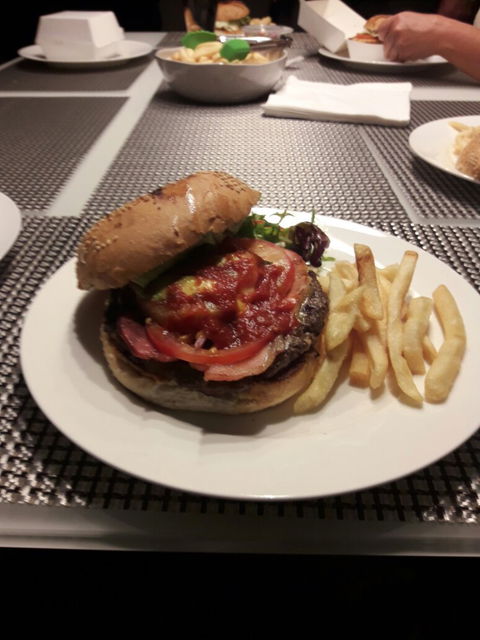 The Burger Hut - Go Out 2