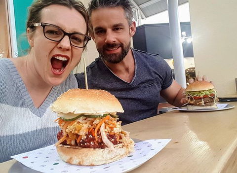 Right On Burgers - Go Out 0