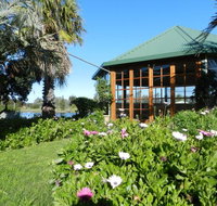 Golden Ponds Restaurant - Pubs and Clubs
