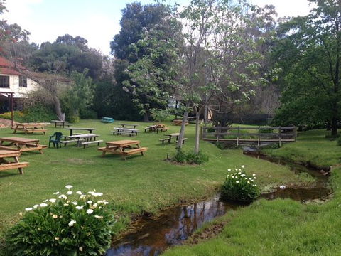 Mount Helena Tavern - Go Out 0