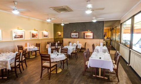 Sails Restaurant - Pubs and Clubs 0