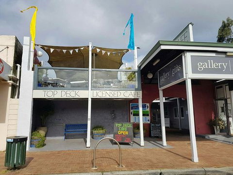 Top Deck Cafe - Pubs and Clubs 0