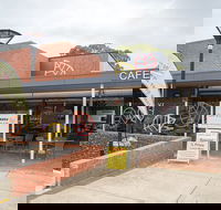 Avenues Cafe Bar - Go Out